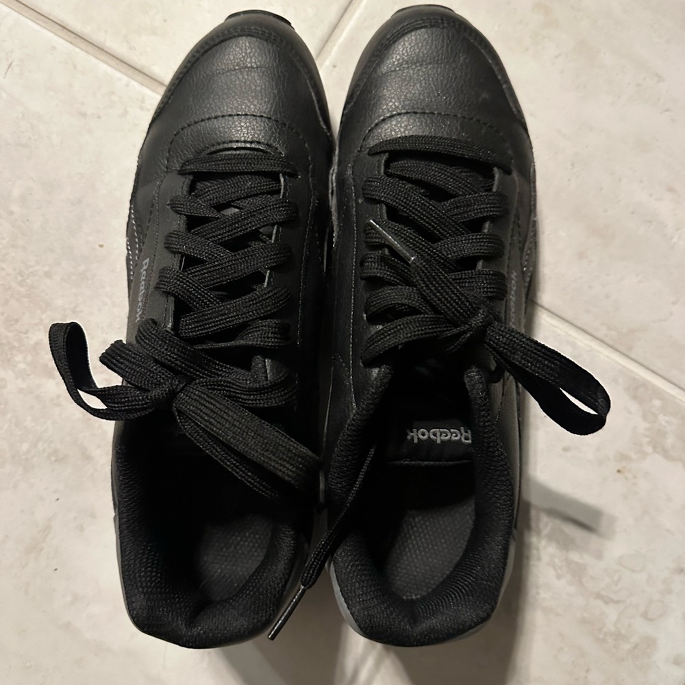 Reebok Black/Grey Royal Classic Jogger. Only worn a few times, boys size 6